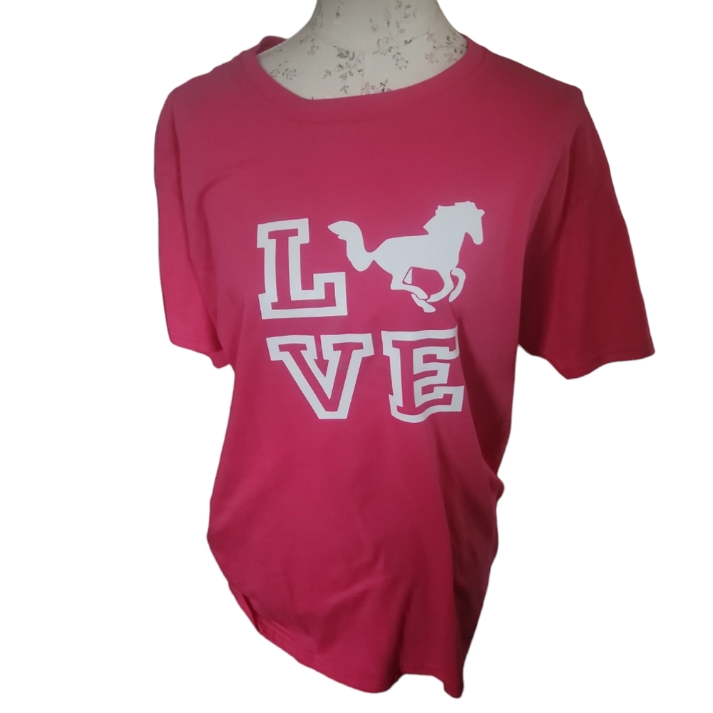 NWOT Love Horses Hot Pink T-Shirt Size Medium